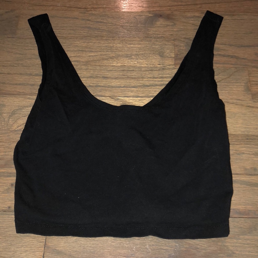 FOREVER 21 BLACK CROP TOP